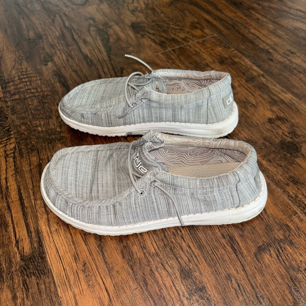 Grey hey dude youth shoe size Y4-L5